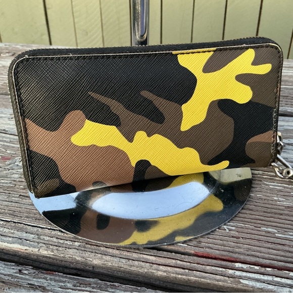 Michael Kors Yellow and Brown Camouflage Bags - Picture 8 of 11